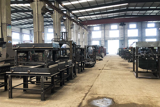 https://www.staging.block-machine.net/wp-content/uploads/2019/06/Cement-Brick-Making-Machine-Factory-2.jpg