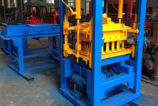 https://www.staging.block-machine.net/wp-content/uploads/2019/06/Concrete-Block-Making-Machine-Factory-4.jpg