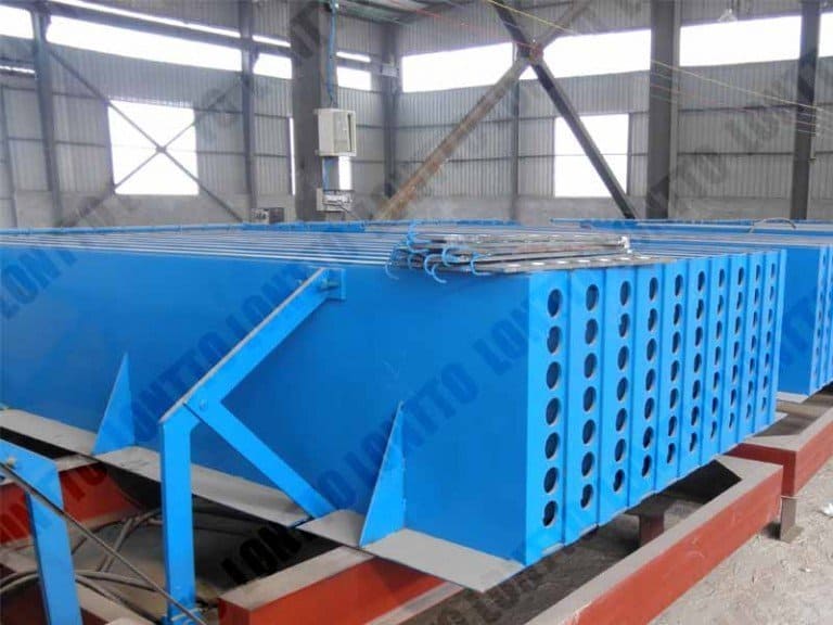 Horizontal type wall panel machine
