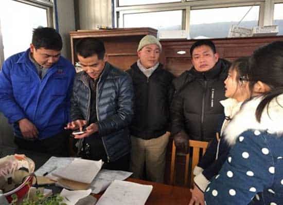 discuss the mould design with our engineer