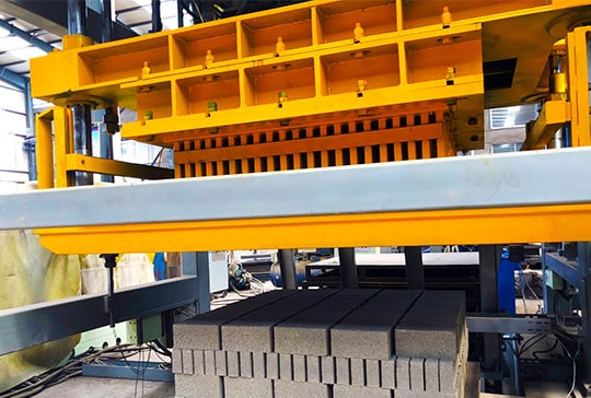 https://www.staging.block-machine.net/wp-content/uploads/2019/06/solid-block-making-machine-factory-3.jpg
