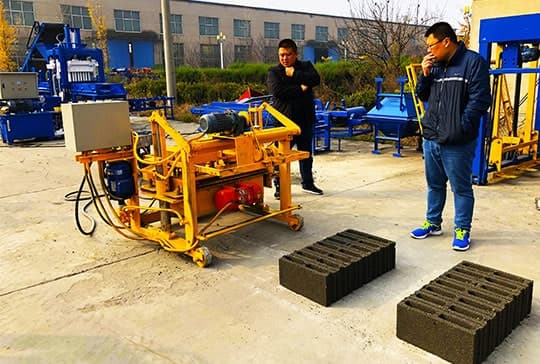 https://www.staging.block-machine.net/wp-content/uploads/2021/06/Mini-semi-automatic-fly-ash-brick-machine-supplier-lontto.jpg
