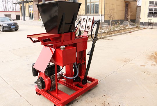 https://www.staging.block-machine.net/wp-content/uploads/2021/06/clay-mini-brick-making-machine-for-sale-lontto.jpg