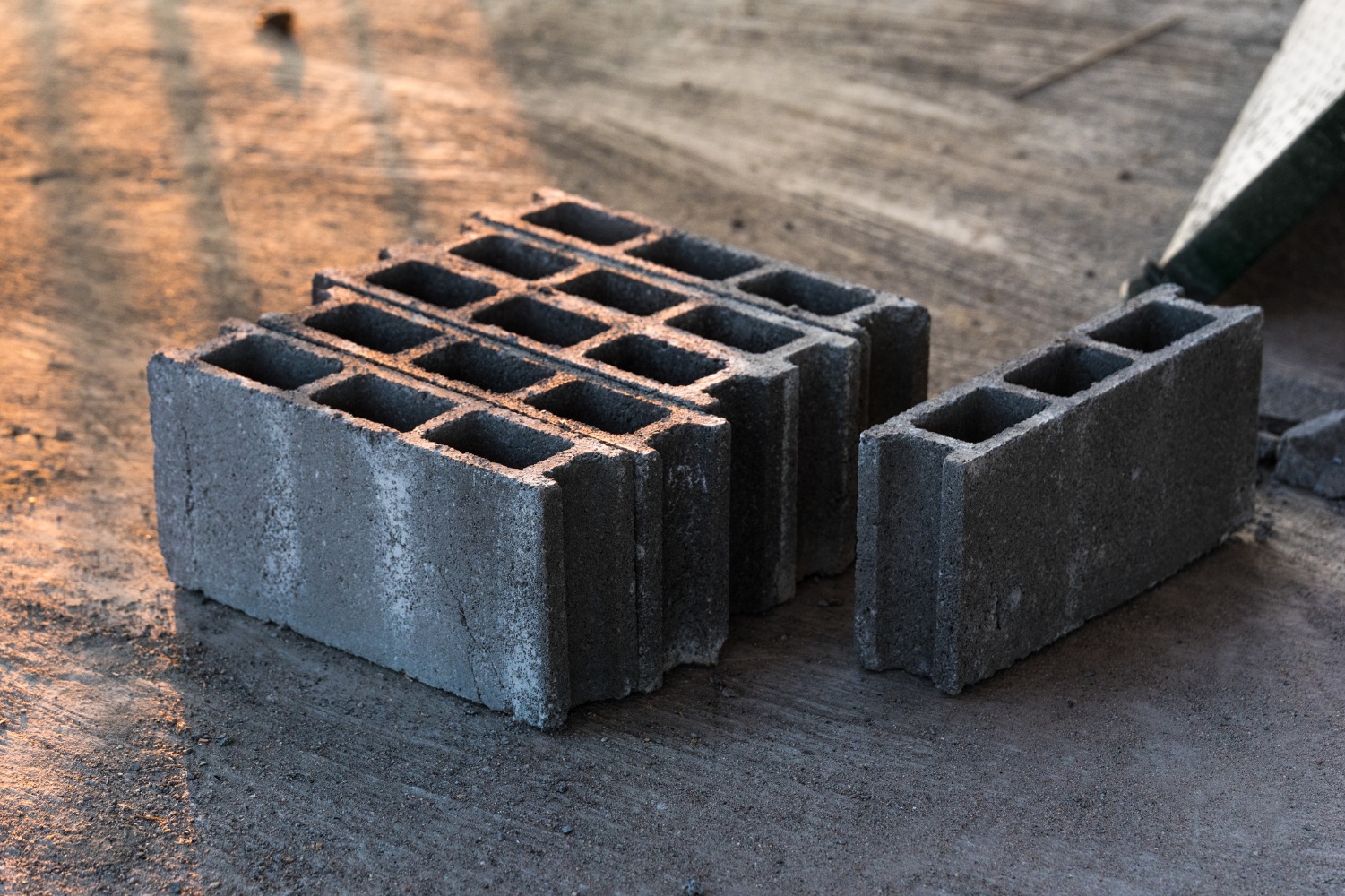 hollow blocks vs solid blocks