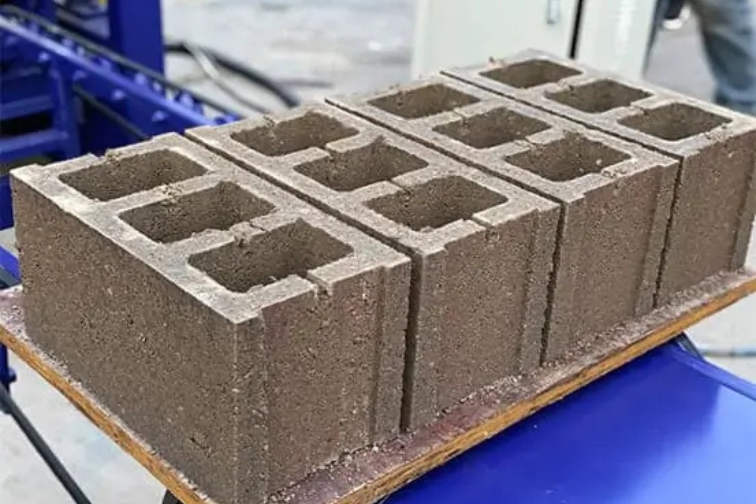 mobile vs stationary concrete block making machine